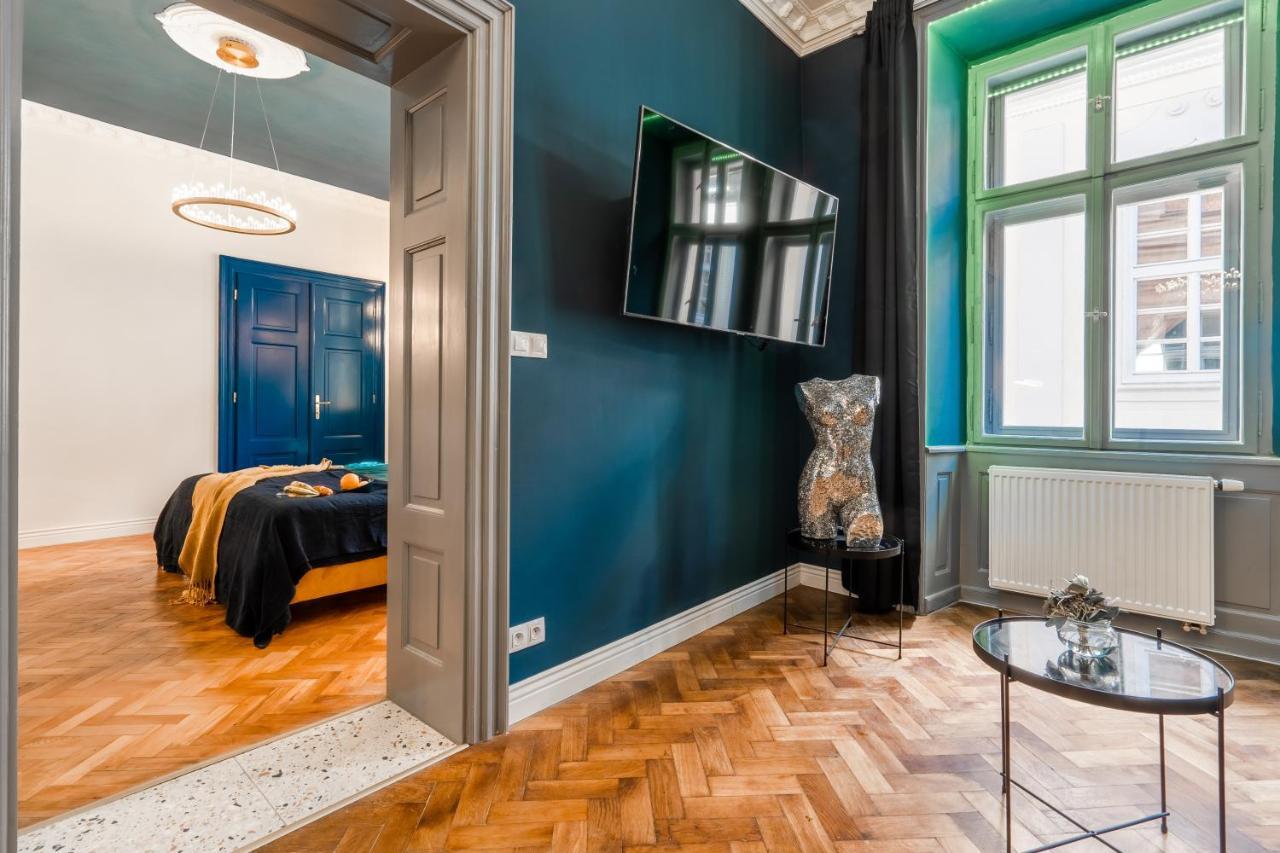 Charles Bridge By Riverside Appartement *